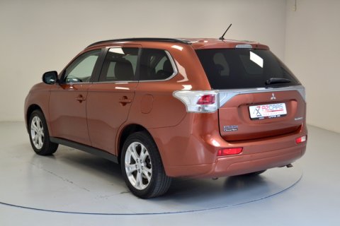 Mitsubishi Outlander 2.2 Di-D 4WD