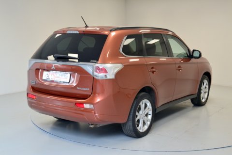 Mitsubishi Outlander 2.2 Di-D 4WD